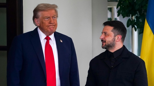 Trump sull'Ucraina: "Basta con questa carneficina senza senso". A Kiev si celebra l'anniversario dell'indipendenza