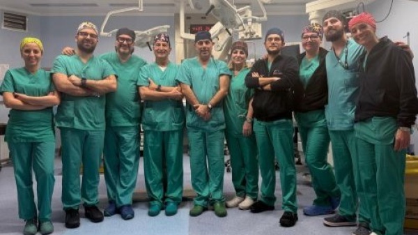 Tumore al seno: in Italia, a Roma, il primo intervento mini-invasivo su paziente sveglia