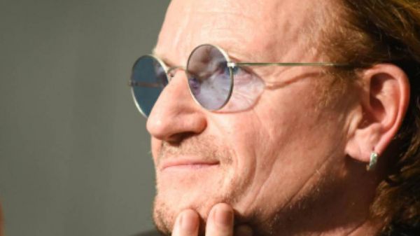 Tutti in casa per il coronavirus e le grandi rockstar internazionali cantano e suonano per l'Italia