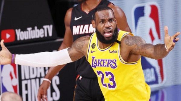 Tutto pronto negli Stati Uniti, stanotte partirà il nuovo campionato NBA, favoriti i Los Angeles Lakers