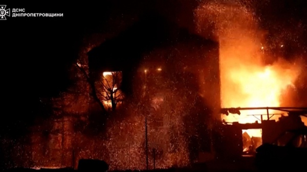 Ucraina sotto le bombe russe, la tregua del gelo è finita. Trump ottimista per i colloqui