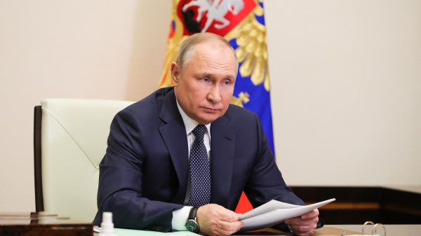 Russia, la tensione internazionale aumenta dopo il caso del drone statunitense. Nuovi attacchi in Ucraina