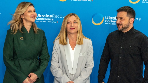 Ucraina, la presidente del Consiglio Meloni al presidente Zelensky: “Immagino un Paese libero e ricostruito"