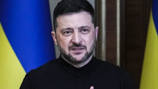 Ucraina, nuovi attacchi russi: 6 morti, di cui 2 bambini. L'Europa vuole utilizzare gli asset di Mosca, l'Italia frena