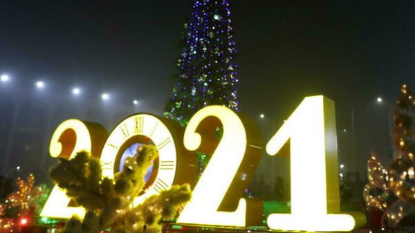 Un 13enne è morto ad Asti per un petardo di Capodanno, in calo i feriti nelle città, in particolare a Napoli e Milano