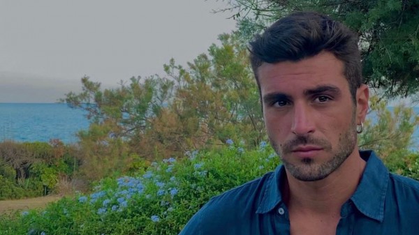 "Un auto in piscina durante le riprese”: l’attore Francesco Bruni svela cosa accade sul set