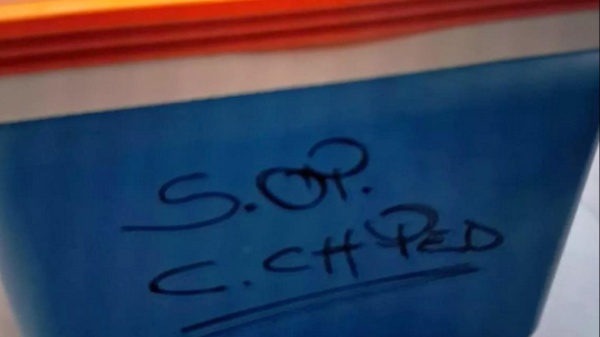 Un contenitore frigo per alimenti utilizzato per trasportare il cuore di Domenico. I medici non erano formati per usare i box nuovi