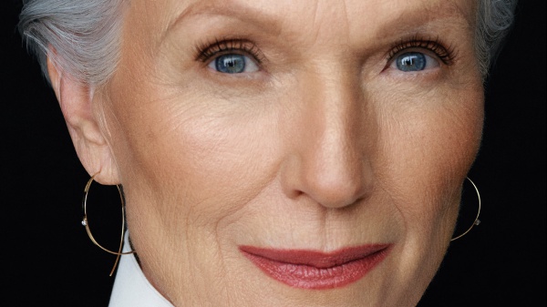 "Una donna deve avere un piano": Maye Musk, mamma di Elon e donna di successo, racconta la sua straordinaria storia. In libreria l'edizione italiana della sua autobiografia