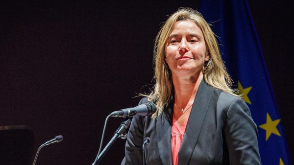 Unione europea, Federica Mogherini fermata a Bruxelles: "Presunte irregolarità nei fondi per i diplomatici"