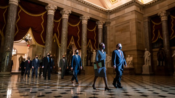 Usa, arrivato in Senato l'articolo per l'impeachment di Donald Trump, "è una minaccia per la democrazia"