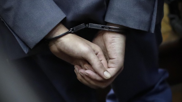 Usa: Kouri Richins, scrittrice di libri per bambini, sarà processata con l’accusa di aver ucciso il marito col Fentanyl