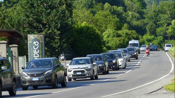 Vacanze, si parte. Primo fine settimana da bollino rosso su strade e autostrade