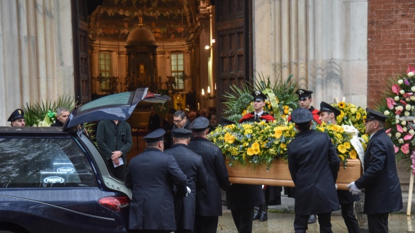 A Milano l'ultimo saluto a Ornella Vanoni. Un addio nel segno della musica