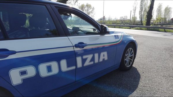 Varese, quindicenne sfregiata con lama al volto da uno sconosciuto