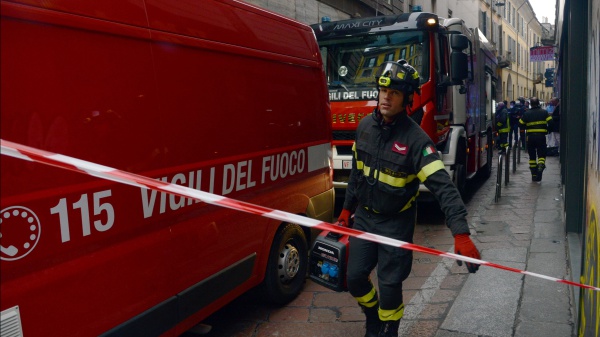 Vasto incendio in una azienda chimica alle porte di Novara, fiamme altissime e allarme ambientale