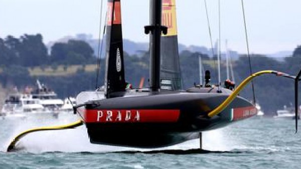 Vela, Coppa America, doveva essere il fine settimana della sfida Luna Rossa - New Zeland ma il via è stato rinviato a mercoledì