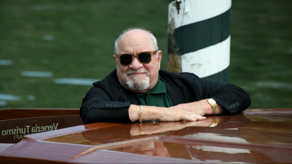 Venezia 79, spazio alla storia del cinema oggi con il leone d’oro alla carriera a Paul Schrader e l’omaggio a Ugo Tognazzi