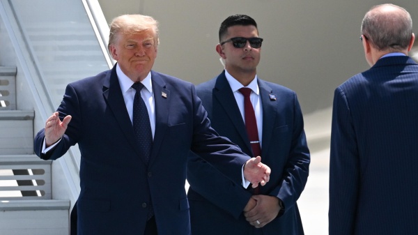 Vertice Nato alle battute finali. Trump annuncia un nuovo attacco all'Iran