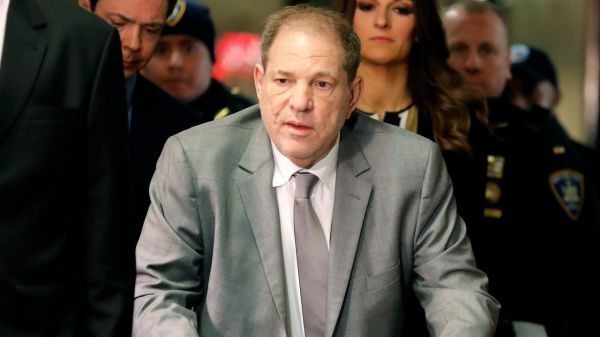 Weinstein condannato a 23 anni di prigione