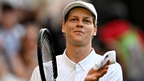 Wimbledon: Per la prima volta tre italiani agli ottavi. Vincono Sinner, Cobolli e Sonego