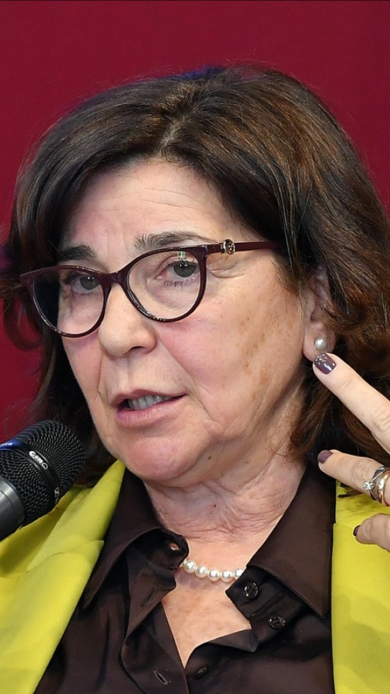 Vai alla pagina Anna Rea Roaming Europa