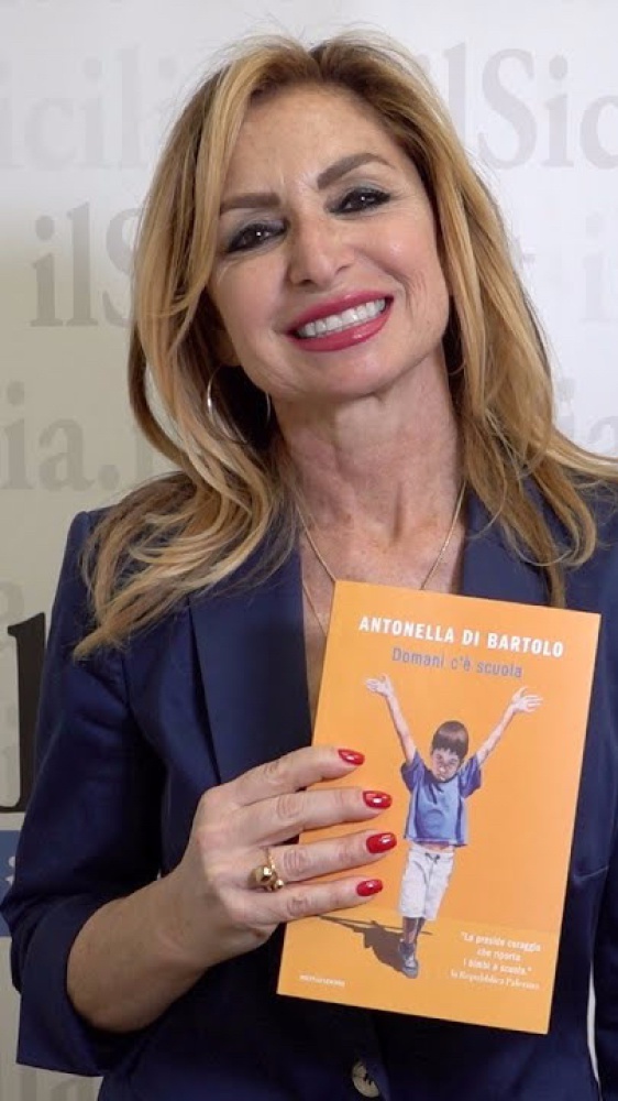 Vai alla pagina Antonella Di Bartolo "Domani c'è scuola" è il suo nuovo libro