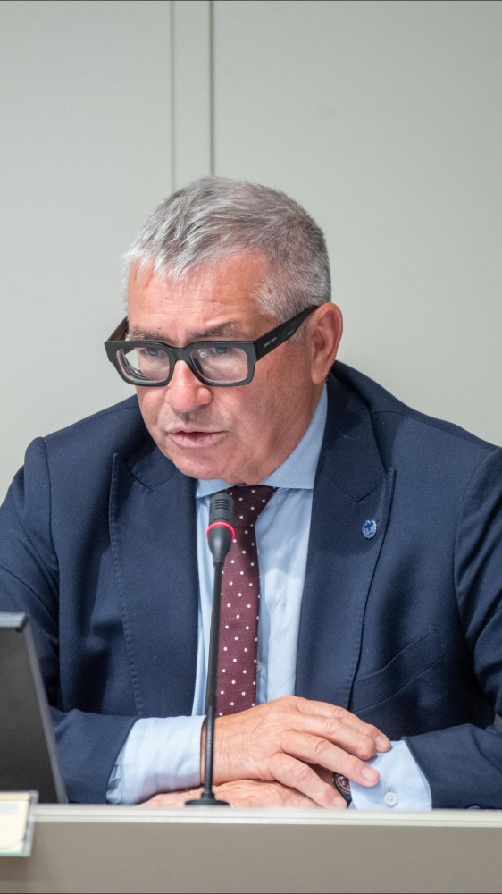 Vai alla pagina Antonio Capacchione Spiagge, oggetti smarriti