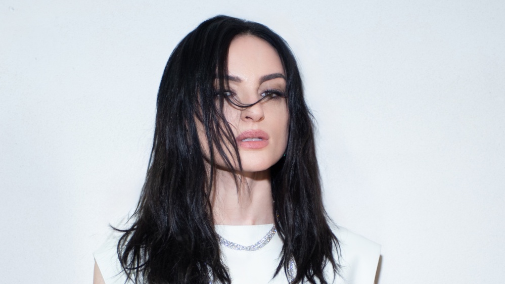 Arisa:" Vi presento 'Foto mosse'"