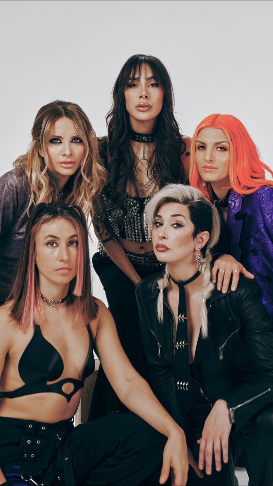 Vai alla pagina Bambole di Pezza: "Il nostro album 5" Ospite in The Flight, la band ha parlato del nuovo disco e ha annunciato la presenta a RTL 102.5 Power Hits Estate 2026