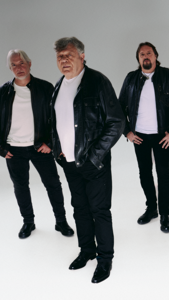 Vai alla pagina Beppe Carletti dei Nomadi: "Il nostro Live dal Verme" Ospite in W L'Italia, il cantante ha presentato il nuovo album dal vivo