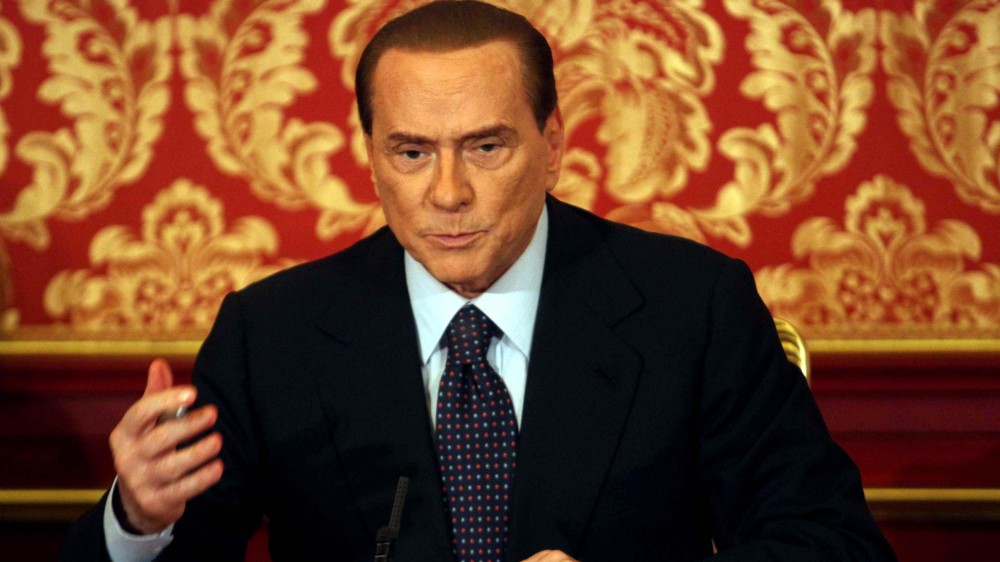 Berlusconi: "Trump? Ha il vizio di decidere in fretta, ma è uomo con le spalle larghe"