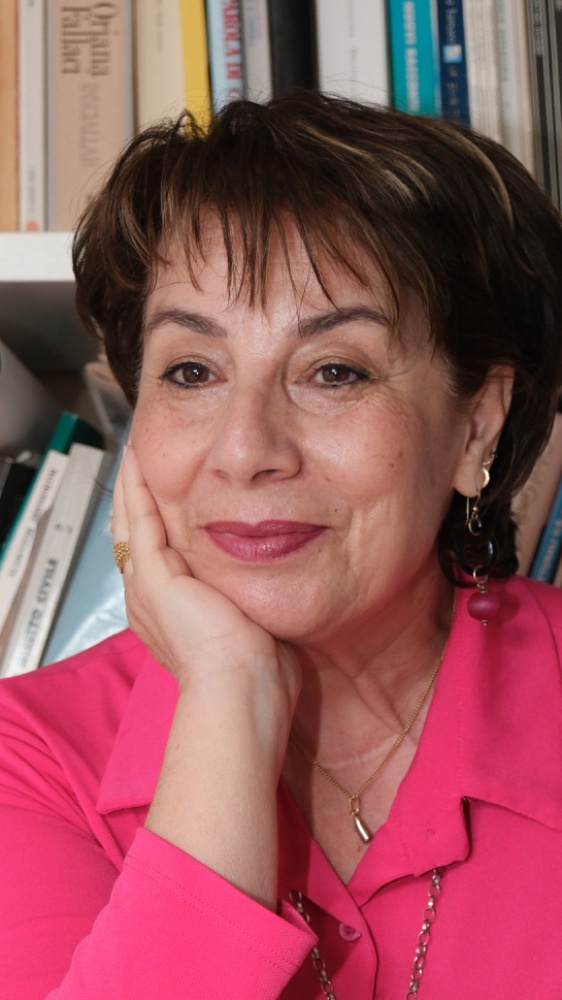 Vai alla pagina Bibbiana Cau Il mio nuovo libro “La levatrice"