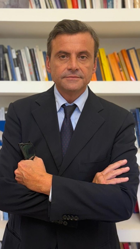 Vai alla pagina Carlo Calenda Spazio Attualità