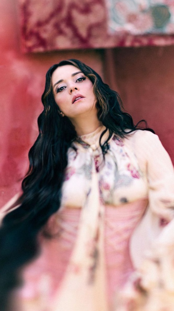 Vai alla pagina Carmen Consoli: "Vi presento Amuri Luci" Ospite in The Flight, la cantantessa siciliana ha parlato del suo nuovo album