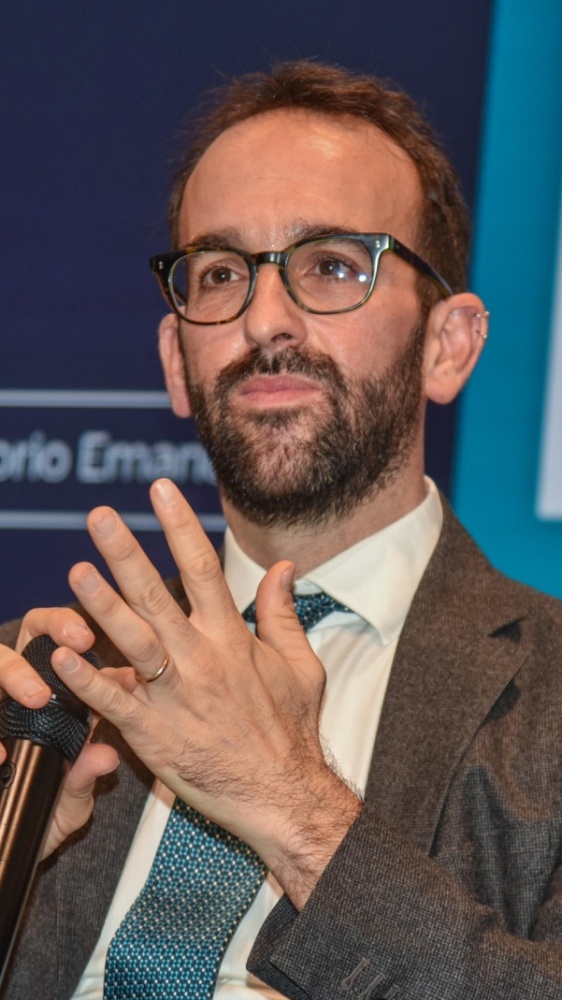 Vai alla pagina Claudio Cerasa Spazio attualità