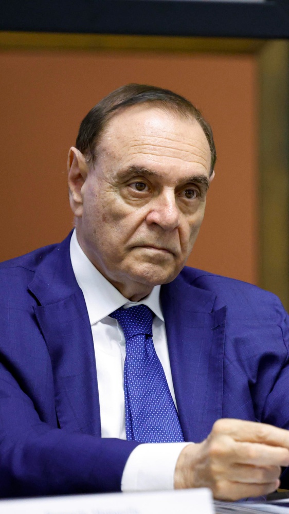 Vai alla pagina Clemente Mastella: cinquant'anni di politica Dalla Prima Repubblica a oggi, mezzo secolo di storia italiana con i fatti e i protagonisti
