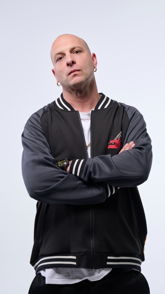 Vai alla pagina Clementino: "Vi presento Grande anima" Ospite in The Flight, il rapper ha parlato del suo nuovo disco