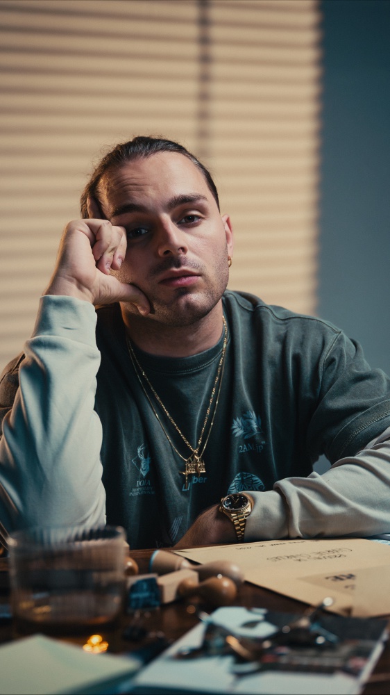 Vai alla pagina Ernia ospite in The Flight