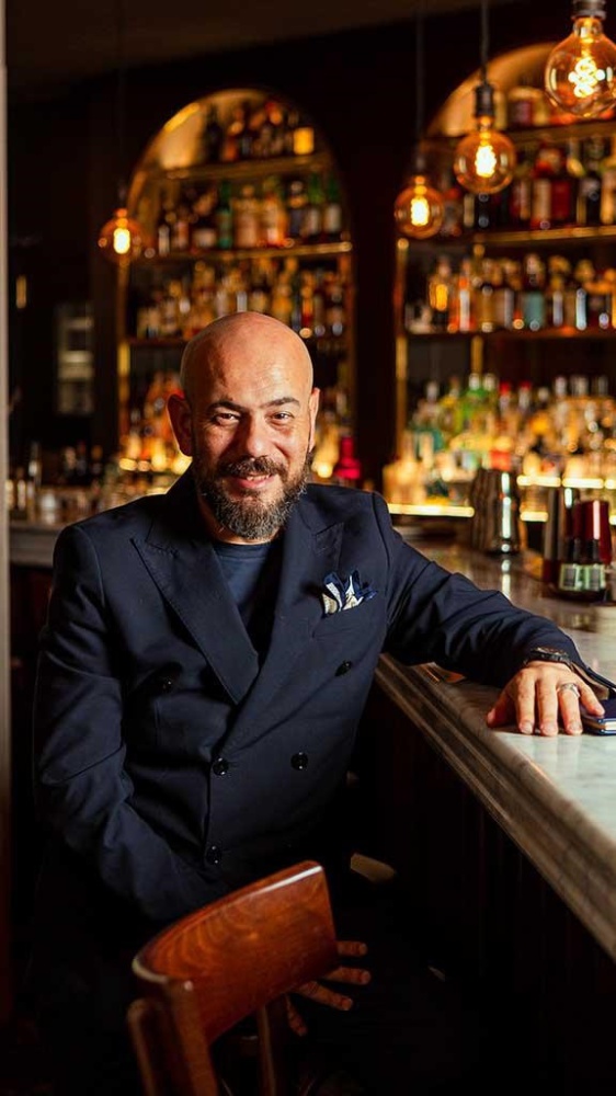 Vai alla pagina Fabrizio Valeriani I cocktail dell'estate con frutta e verdura