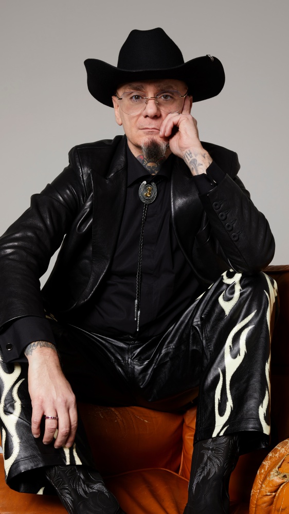 Vai alla pagina J. AX Ospite in W L’Italia in diretta da Sanremo