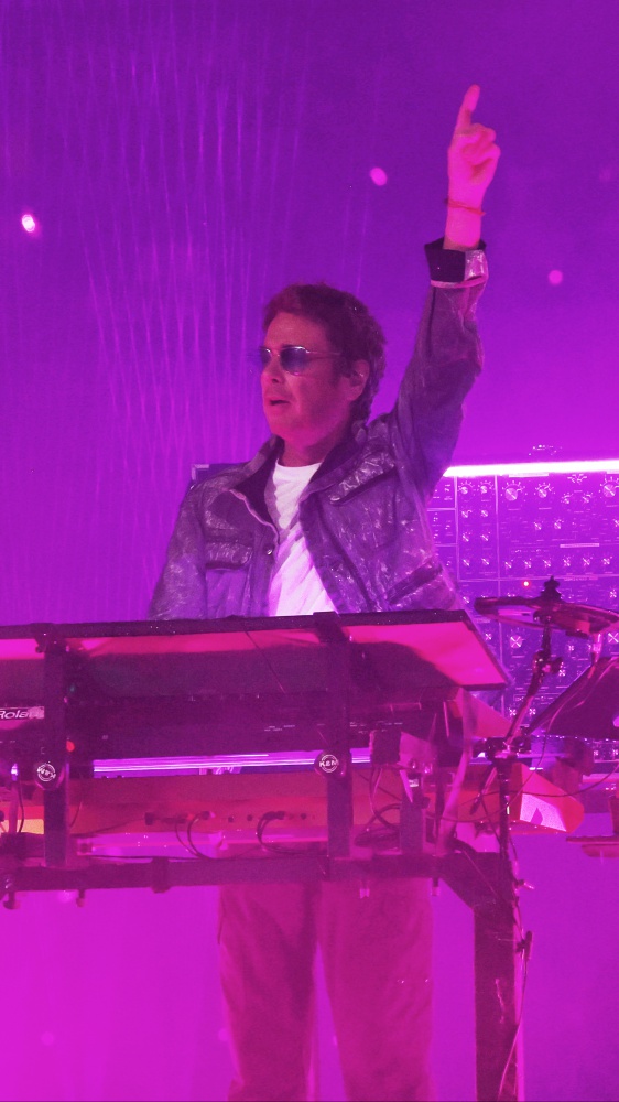 Vai alla pagina Jean-Michel Jarre: "Vi aspetto a Venezia e Pompei" Ospite in The Flight, il musicista francese ha presentato le tappe italiane del suo tour estivo