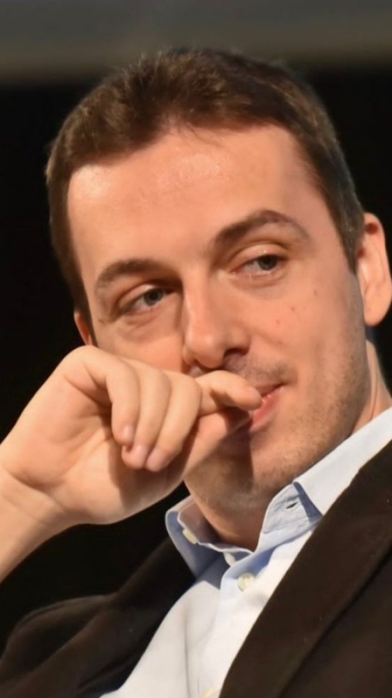 Vai alla pagina Leonard Berberi Gli italiani bloccati all'estero per la guerra