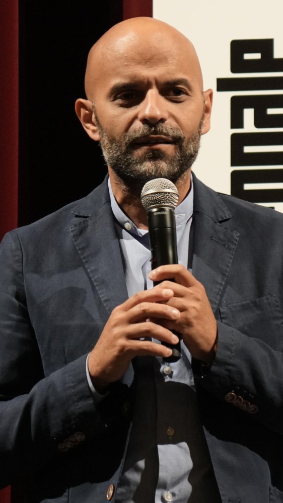 Vai alla pagina Luca Trapanese "Nato per te - L'amore non chiede permesso"