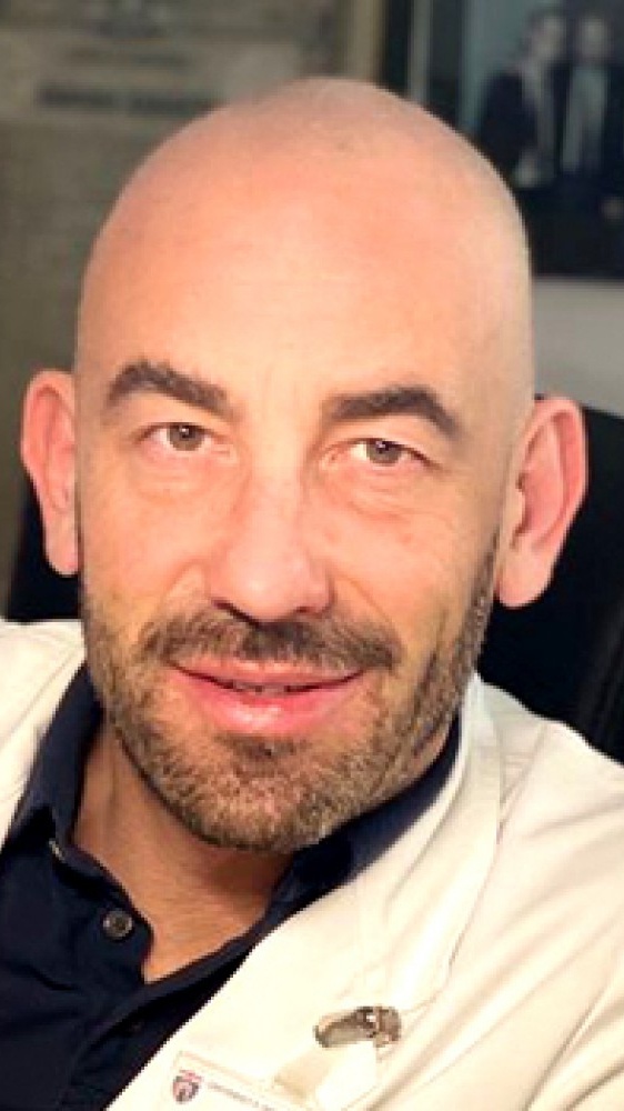 Vai alla pagina Matteo Bassetti Pinocchi in camice. Sulla salute non si scherza
