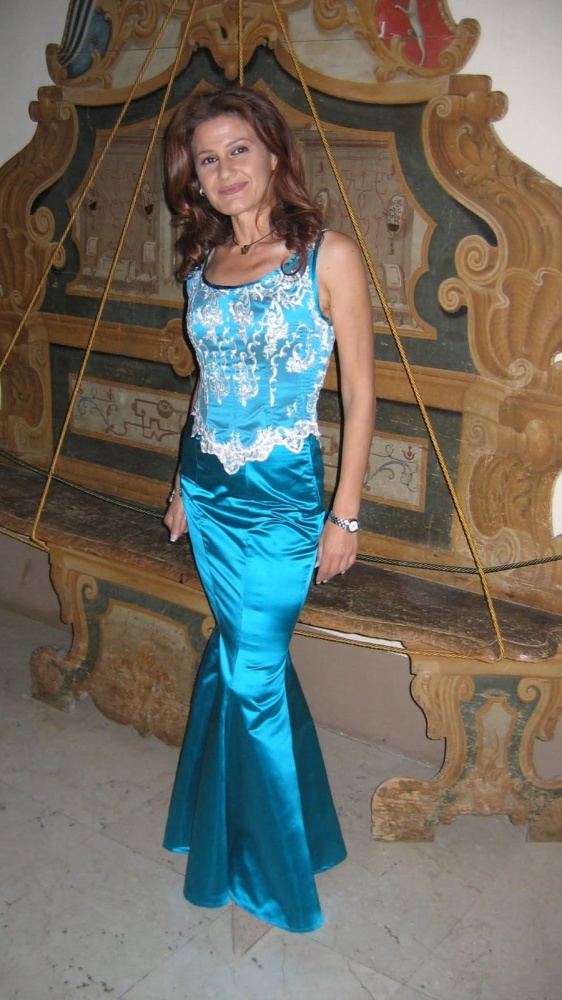 Vai alla pagina Michela Mendiola Parliamo della rassegna "Presepi dal mondo"