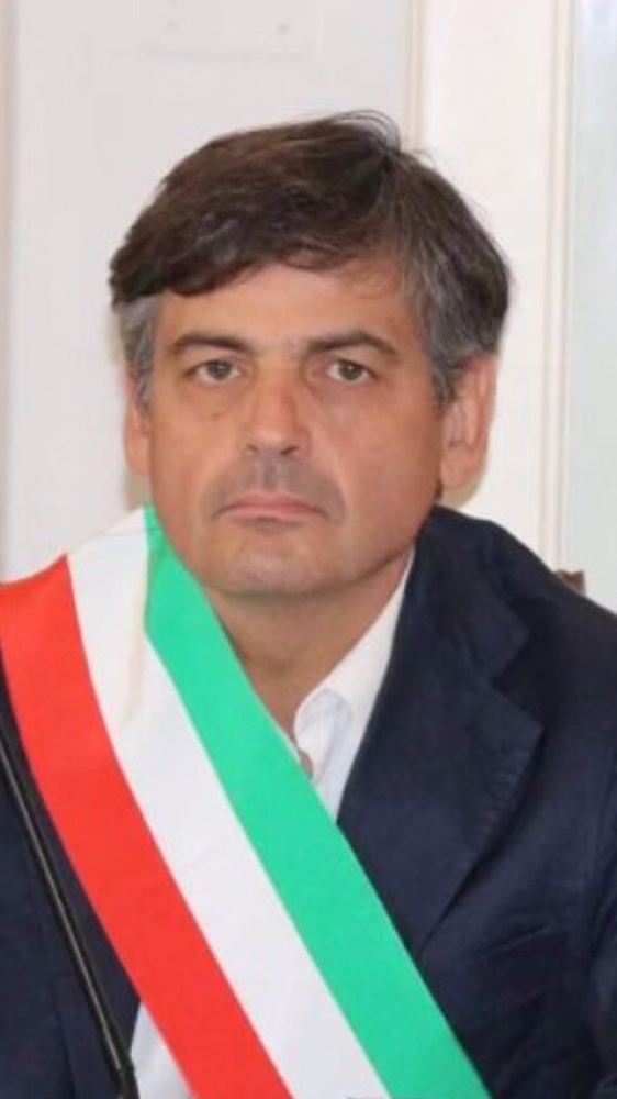 Vai alla pagina Paolo Falco Overtourism Capri