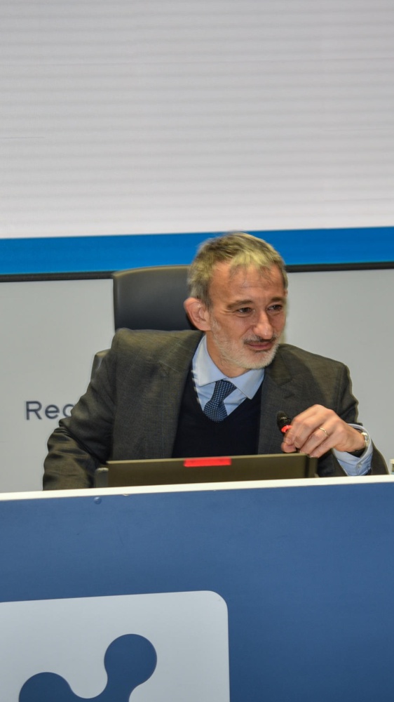 Vai alla pagina Pietro Senaldi Trecento secondi con Giletti