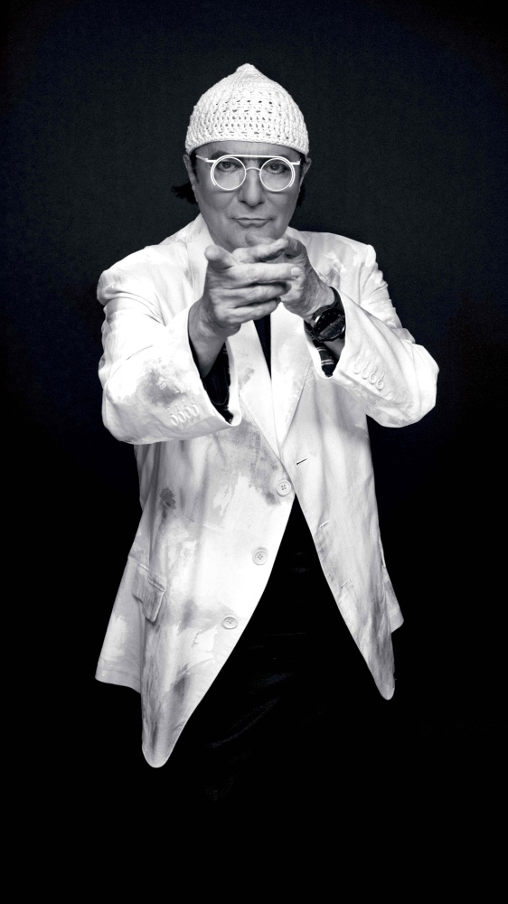 Vai alla pagina Renato Zero: "Vi presento L'Orazero" Ospite in The Flight, il cantautore ha parlato del suo nuovo album