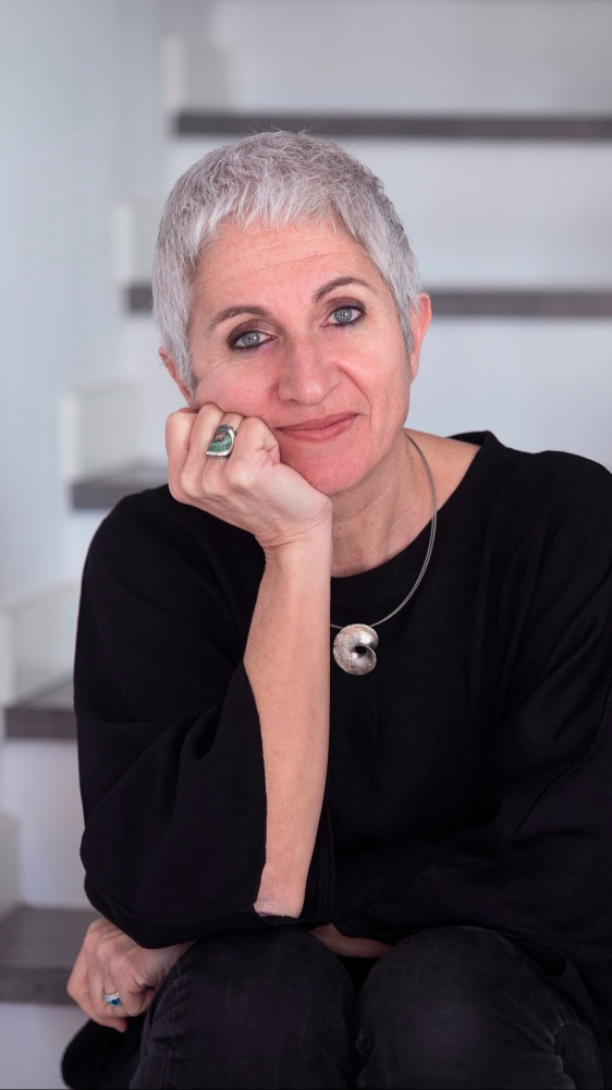 Vai alla pagina Roberta Marasco Chat sessiste tra i tramvieri. Temi di attualità che rientrano nella narrazione del libro "Questo messaggio è stato eliminato" di Roberta Marasco