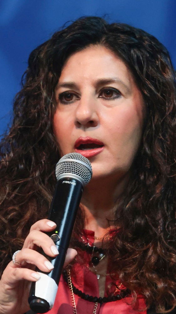 Vai alla pagina Valeria Pirone Metal detector a scuola